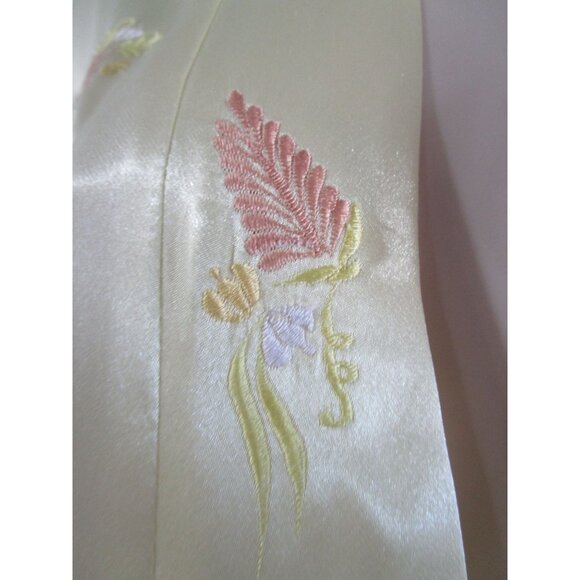 Vintage Embroidered Satin Kimono Robe With Floral Patterns & Belt - Picture 10 of 16